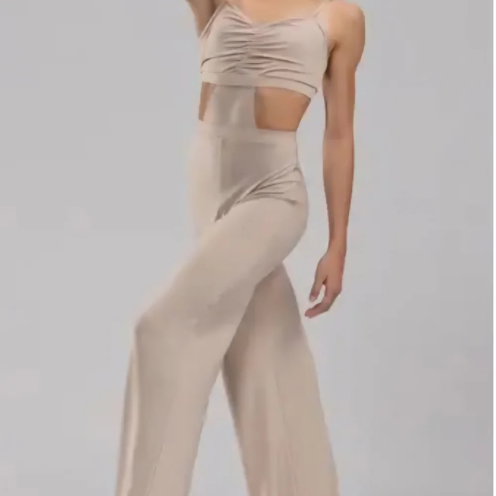 Weissman Beige Two-Piece Dance Set with Cutout Waist